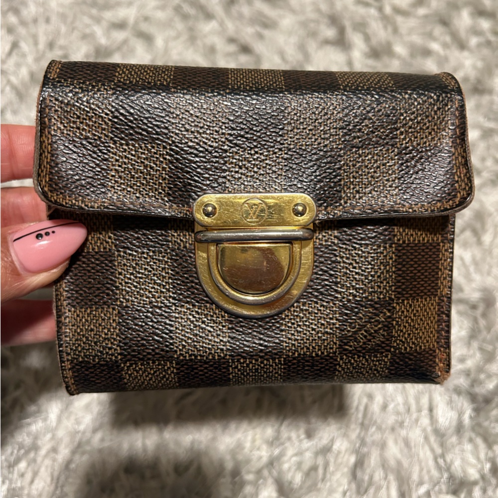 Louis Vuitton damier Wallet with Gold Clasp